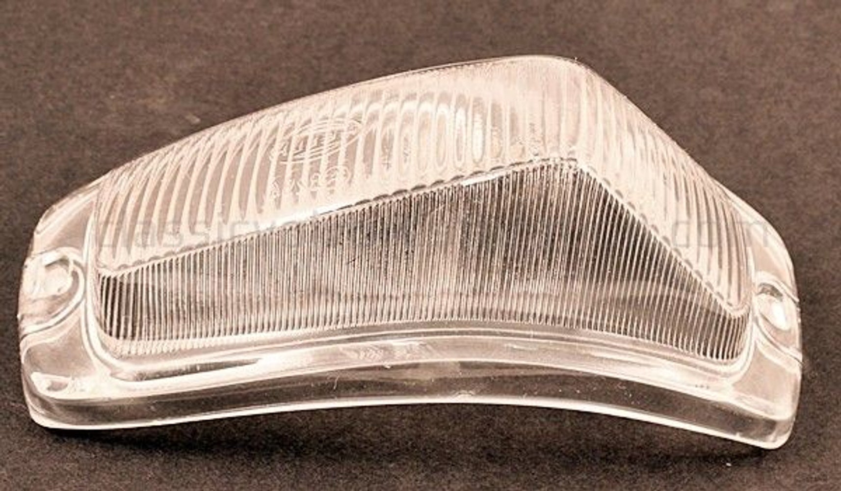 Vilkun lasi, valkoinen Volvo Amazoniin, 1957-61, vasen — bild 2 av 2