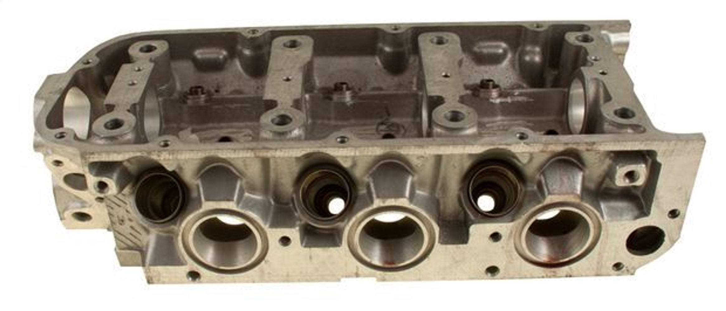 Sylinterikansi Volvo 240, 740, 760, B27, B28, vasen