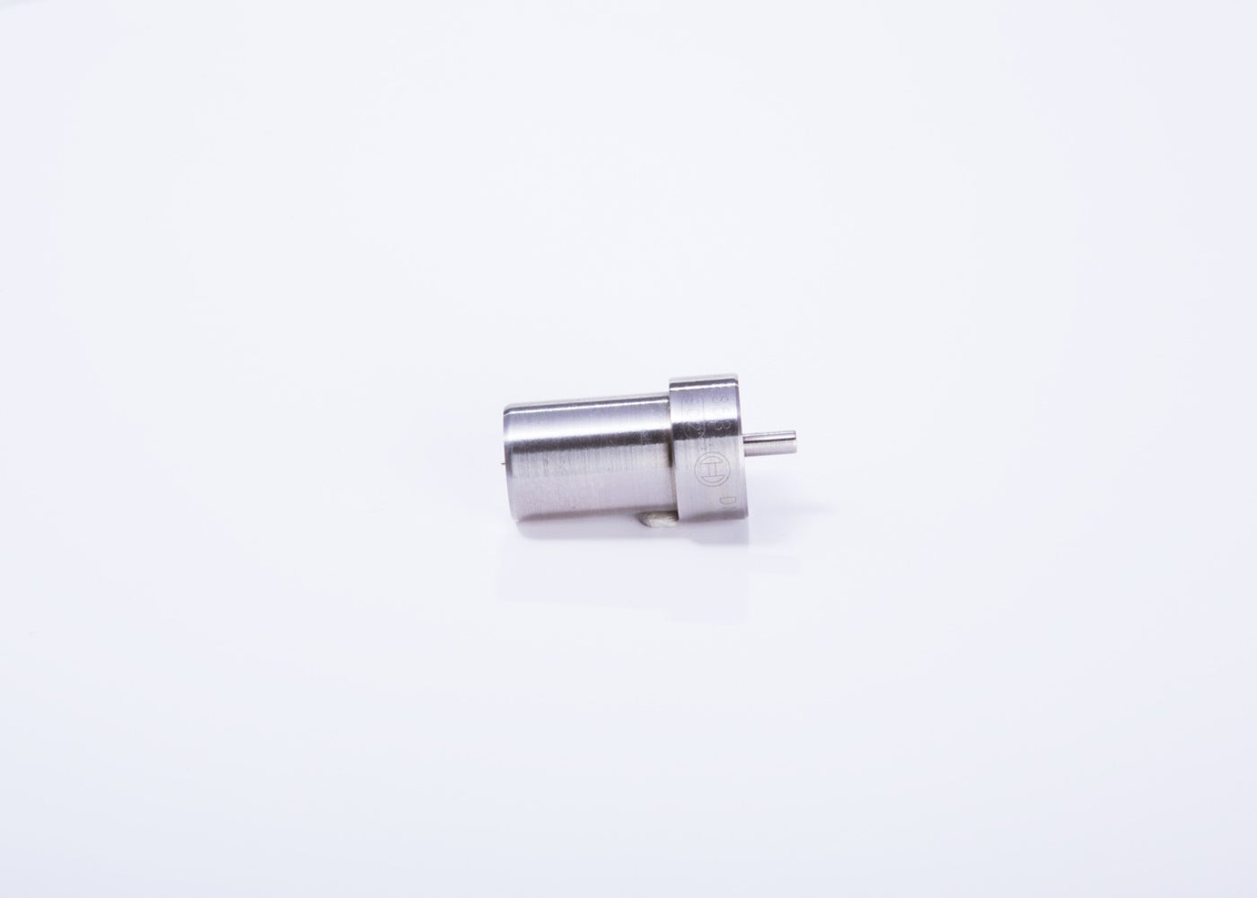 Suutin D20, D24 Volvo 240, 245, 260, 265 -malleihin