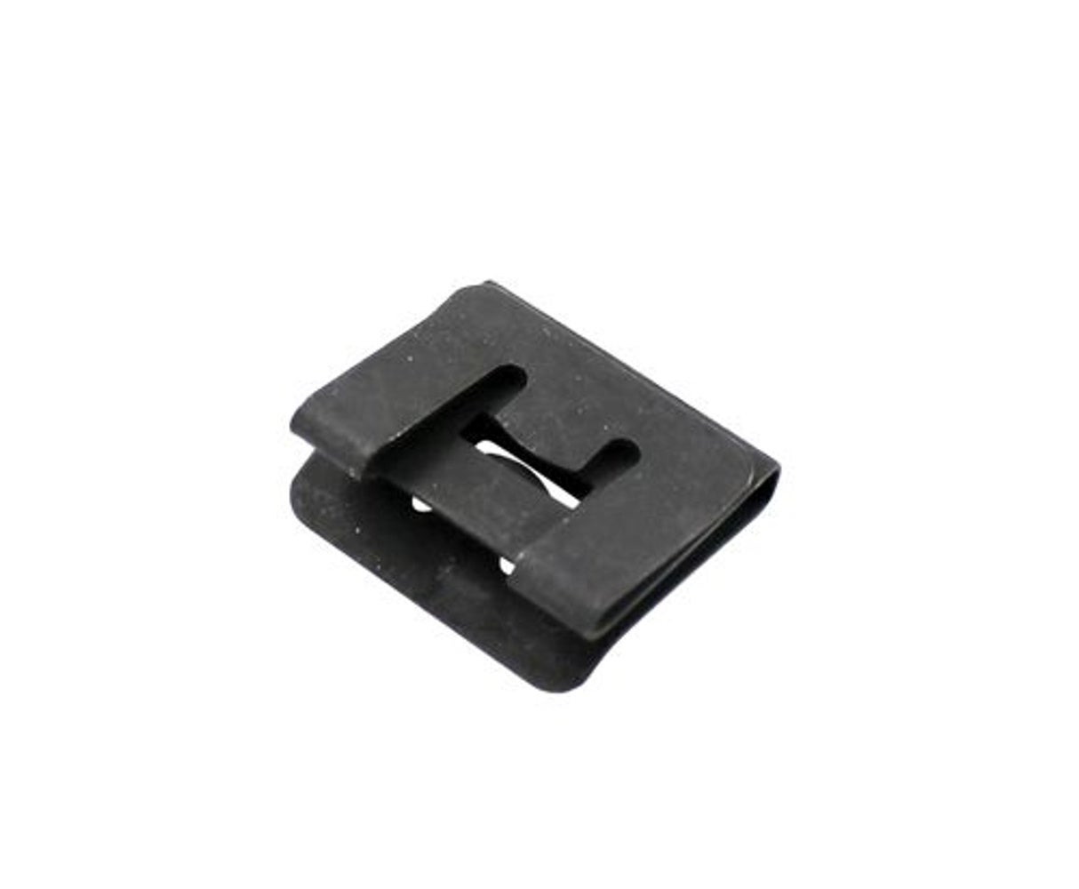 Kattokiinnikkeet Volvo 240, 260, 262, 740, 760, 780, 940, 960, S90, V90, 760 -malleihin (7 kpl/auto)